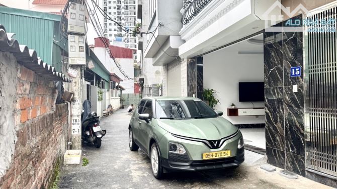 Bán nhà Phúc Lợi,Long Biên 30m,mt 4,5m,ô tô đỗ cửa,giá hơn 6 tỷ