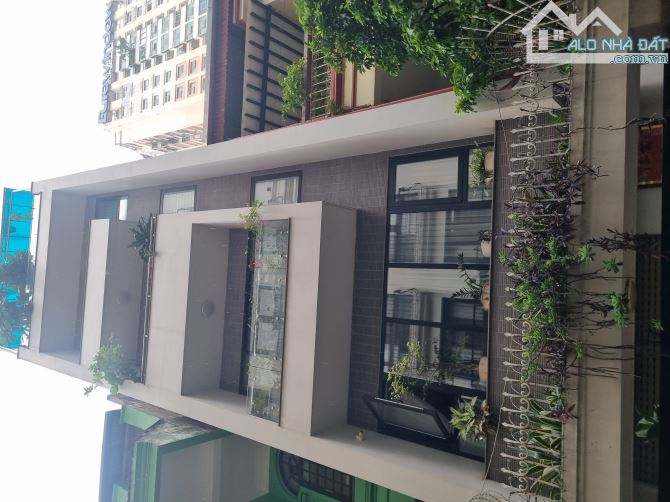 35 TỶ - TÒA VĂN PHÒNG LÁNG HẠ 8 TẦNG THANG MÁY THÔNG SÀN