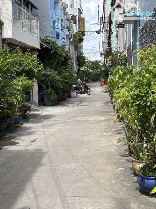 Bán nhà giáp Nguyễn Văn Luông 37m2 3 tầng đúc cứng nhỉnh 5 tỷ