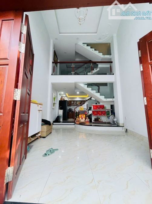 NHÀ ĐẸP 3 TẦNG HIỆP BÌNH CHÁNH - HẺM XE HƠI - 41M2 - CHỈ 5.X TỶ