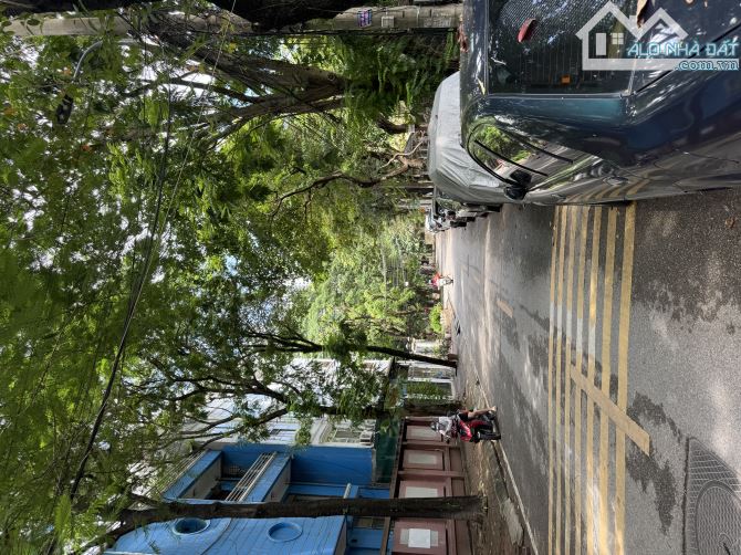 KHU VIP - 1 NHÀ RA PHỐ - TRUNG TÂM NAM TỪ LIÊM - Ô TÔ - THANG MÁY