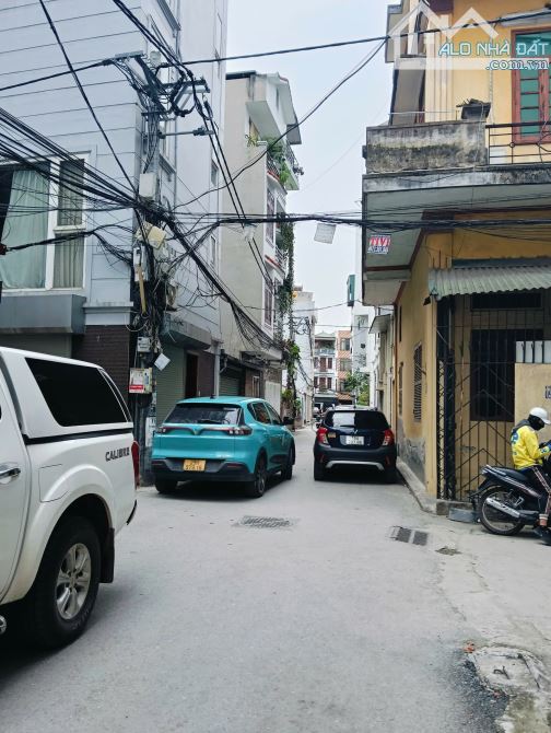 - MÌNH CẦN BÁN NHÀ TƯ ĐÌNH- LONG BIÊN- NGÕ THÔNG Ô TÔ TRÁNH- DÂN TRÍ CAO 46M2 - 1X TỶ