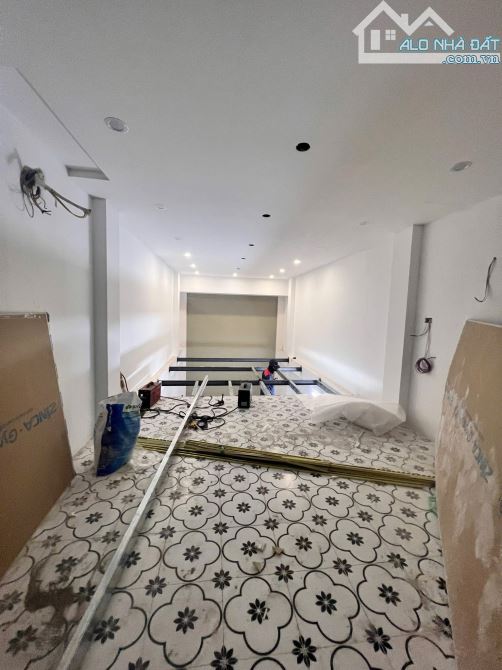 BÁN NHÀ NGÕ 152 HÀO NAM, 7 TẦNG THANG MÁY, XÂY MỚI, Ô TÔ ĐỖ CỬA 50m2 MT 3,8m 21,9 tỷ.