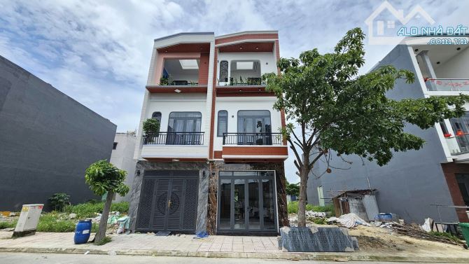 Bán nhà mới 1T2L 4x16.5m hoàn công, đường D1 KDC Lê Phong An Phú 3, full nội thất