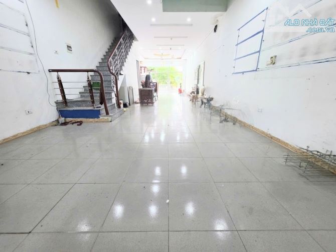 Cho thuê nhà nguyên căn 4.5 tầng Khu Quân đội 918, Phúc Đồng - 75m², ô tô tránh - 20 triệu