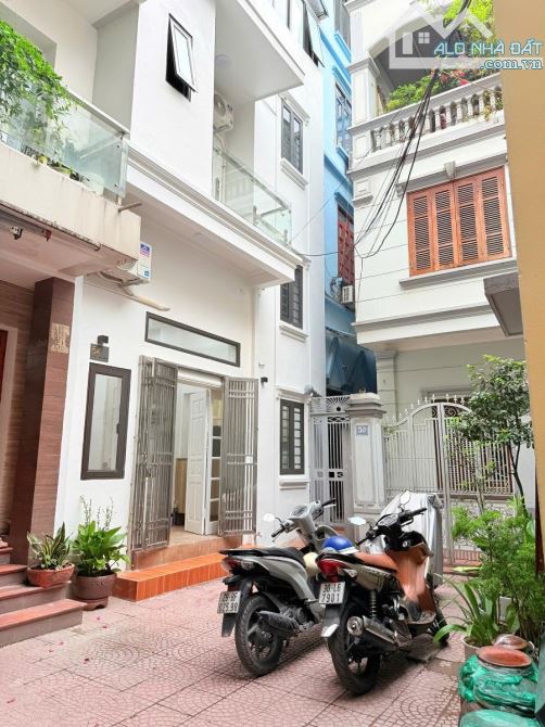 ĐỘI CẤN-NGỌC HÀ-35Mx4TẦNG-MẶT TIỀN 6.23M-4NGỦ-GẦN PHỐ-SÂN SIÊU THOÁNG RỘNG-9TỲ