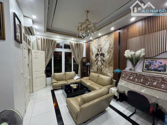 Biệt thự căn góc 4,5T đẹp ngõ Ô Đồng Lâm cách ô tô 30m vài bước ra mặt Hồ Ba Mẫu ngõ ba gá