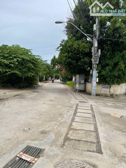 Đất Xuân ngọc, 118.8m2, ngang 22m, giá 2.2tỷ