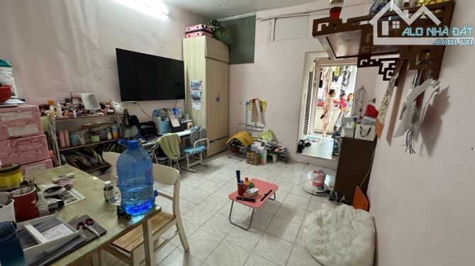 Bán căn tập thể Kim Liên tầng 4 , vị trí đẹp