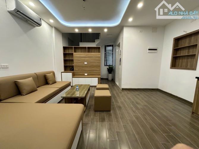 BÁN NHÀ PHỐ TAM TRINH 43M2 4 TẦNG MT 5.2M, GIÁ 10.9 TỶ. KINH DOANH TUYỆT VỜI