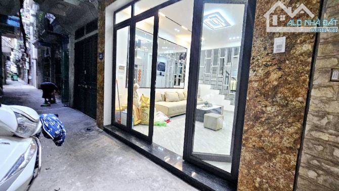 NHÀ ĐẸP Ở NGAY – TRUNG TÂM CẦU GIẤY – Ô TÔ 20M – THOÁNG TRƯỚC SAU  Diện tích: 42m² x 4 tần