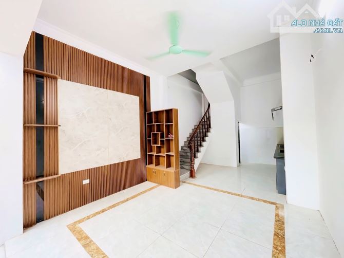 Em đang cần bán nhà P Cầu Am, Vạn Phúc, Hà Đông 40m 5T, Mặt Ngõ, Gần Ô Tô, Giá Nhỉnh 7 Tỷ