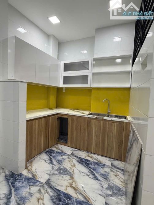 NHÀ ĐẸP 3 TẦNG  HẺM DƯƠNG BÁ TRẠC  QUẬN 8