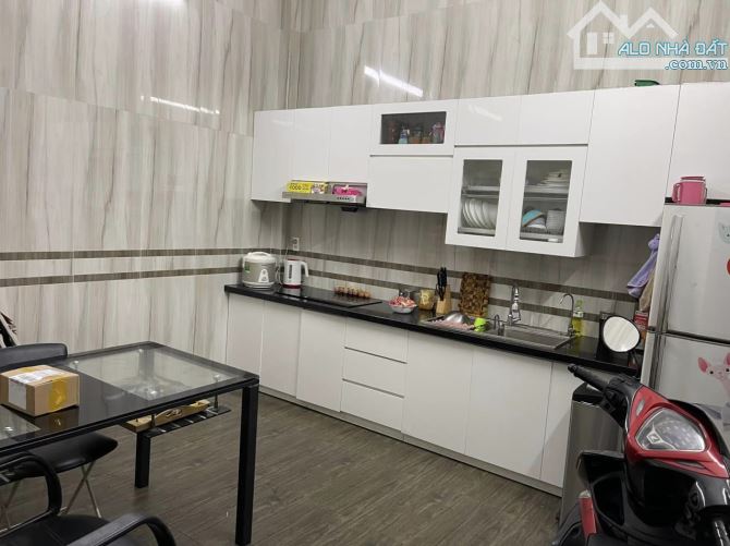 SÁT MT! Bán Nhà Mới Đẹp 4 Tầng Huỳnh Văn Bánh, 45m2, Nhỉnh 6 Tỷ TL