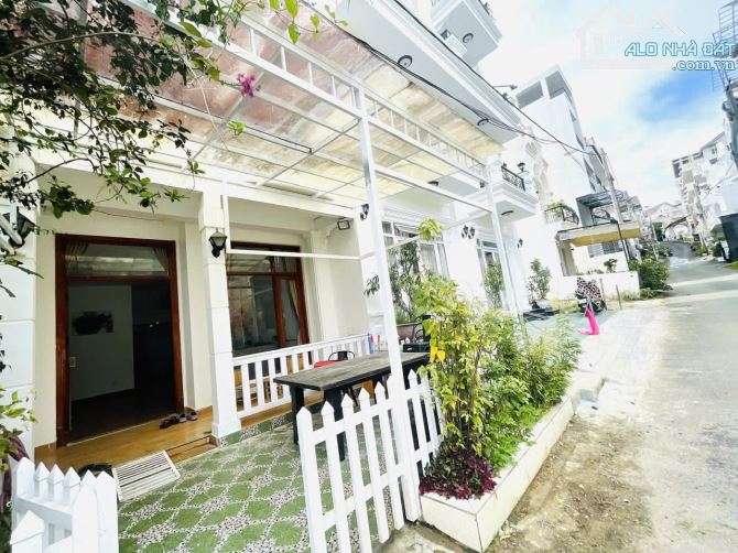 BÁN NHÀ PHỒ GẦN NGÃ 5 ĐẠI HỌC ĐÀ LẠT _ KHU ANADA