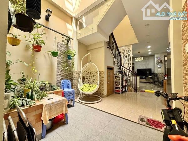 NHÀ ĐẸP NGUYỄN VĂN ĐẬU - 91M2 - 3 TẦNG - CHỈ 11.X TỶ - XE HƠI ĐỔ CỬA - BÌNH THẠNH .