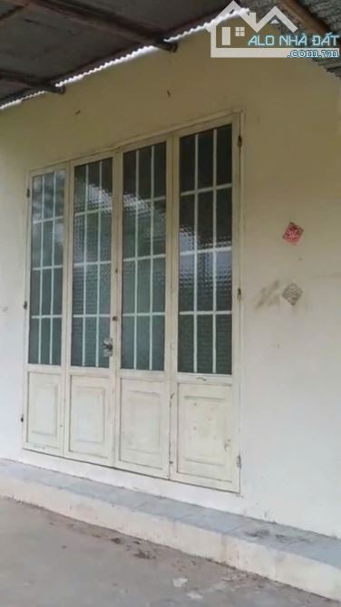 Bán đất tặng nhà cấp 4, 2100m2 view núi bà , giá 400 triệu hết đất, đường xe hơi