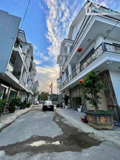 Bán đất góc 2 mặt tiền sổ riêng thổ cư p. Hiệp Hoà