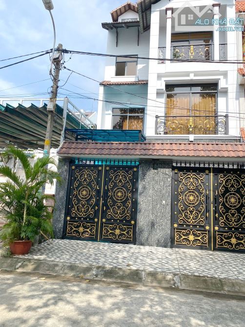 Biệt thự đường Số 10A, 7x19.5m, KDC Ấp5 Phong Phú B/C, ngay bến xe Q8