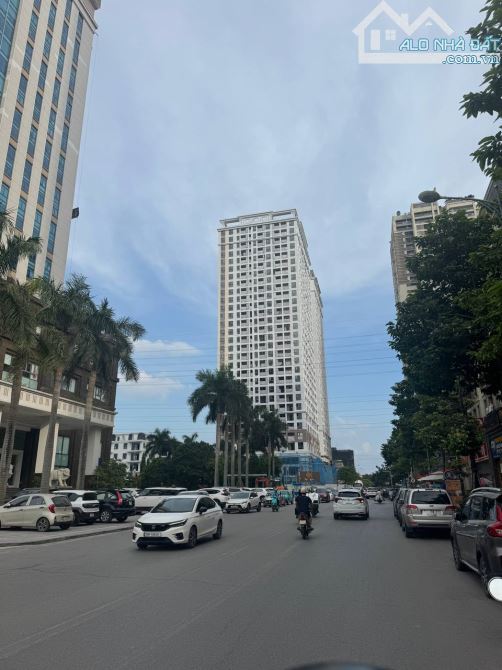 🔴 SIÊU PHẨM PHÂN LÔ - Ô TÔ TRÁNH - VỈA HÈ - KINH DOANH -10M RA PHỐ TRẦN PHÚ!