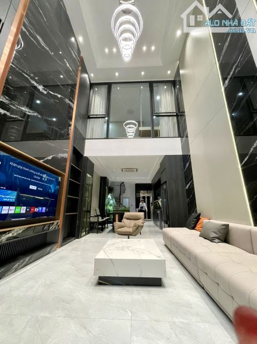 Siêu Phẩm Duplex 65m² x 5T Thang Máy phố Ngọc Thuỵ, Long Biên, tặng Nội thất