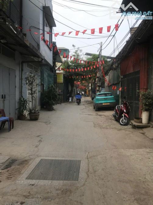 Bán nhà phố Bùi Xương Trạch, 109m2, lô góc, ô tô tải tránh giá 3.2tỷ