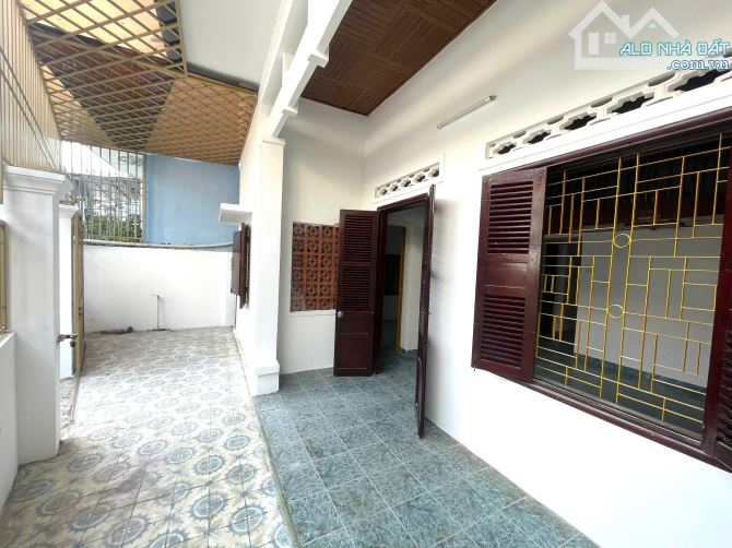 Bán nhà cấp 4 có gác lửng hẻm Lê Hồng Phong gần Vân Đồn, Tp Nha Trang, vị trí đầu tư tốt