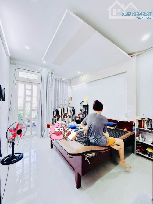 BÁN NHÀ TẶNG NỘI THẤT GẦN 7 TỶ - 4 TẦNG 40m2 - KHU BÀU CÁT