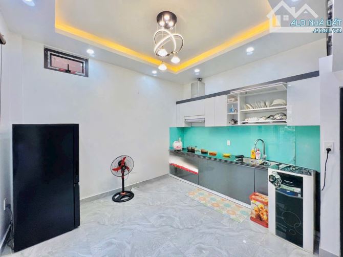 Ngô Gia Tự - Lô góc 3 mặt thoáng - 2 Tỷ 799 - Gần Văn Cao