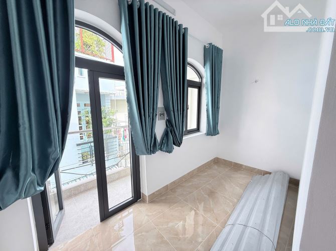 Bán căn nhà hẻm 30 Hoàng Việt - phường Tam Thắng - Tp.Hồ Chí Minh (P6 cũ - Vũng Tàu)