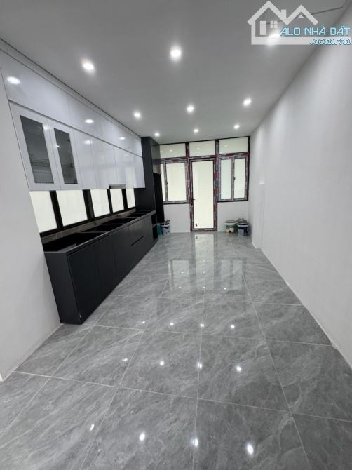 Hiếm bán nhà mới đẹp ở ngay Láng Trung 39m2 x5T thang máy 10.3tỷ
