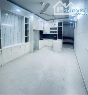 Nhà bán Tây Thăng Long 42m2, 5 tầng, ô tô đỗ cửa, gần trường Đại học