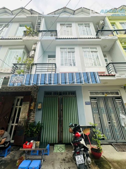 Bán nhà hẻm đường Huỳnh Thị Đồng. Đt 3x6m. 3 tầng. Giá 1 tỷ 680tr