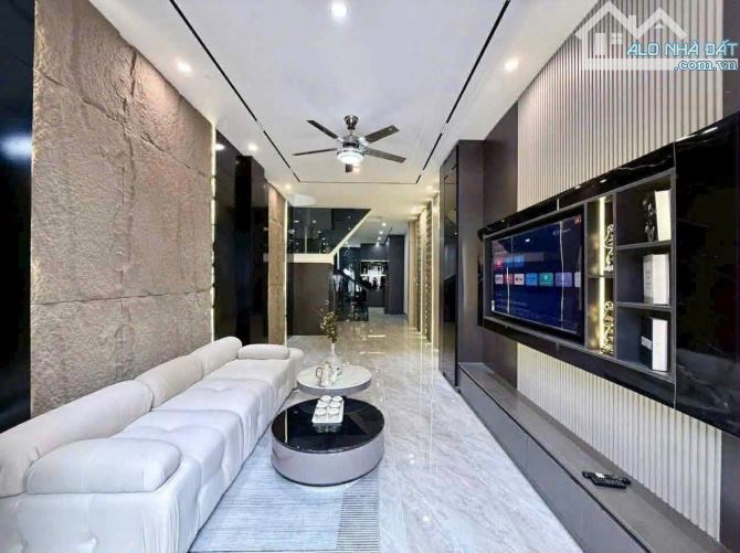 Cho Thuê Nhà 3 Tầng MT Huỳnh Ngọc Huệ, Thanh Khê