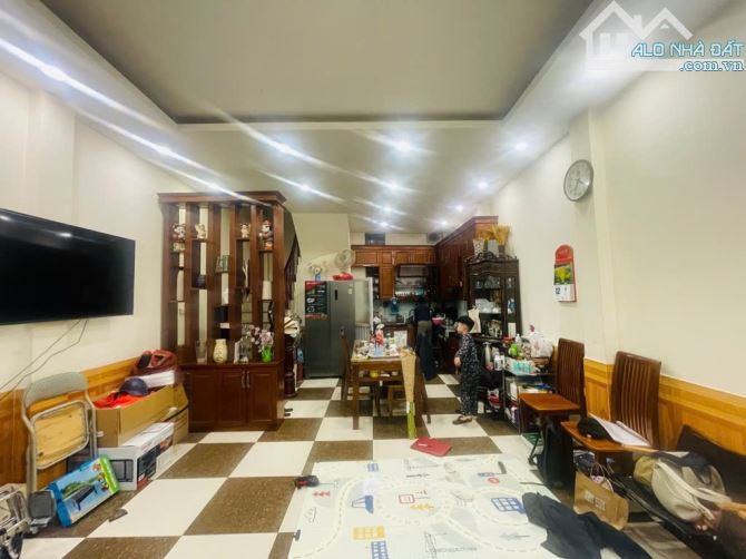 XUÂN THUỶ – GẦN PHỐ – DÂN XÂY – BAGAC ĐỖ – 40M² – 5 TẦNG – 10 TỶ (DCG91594)