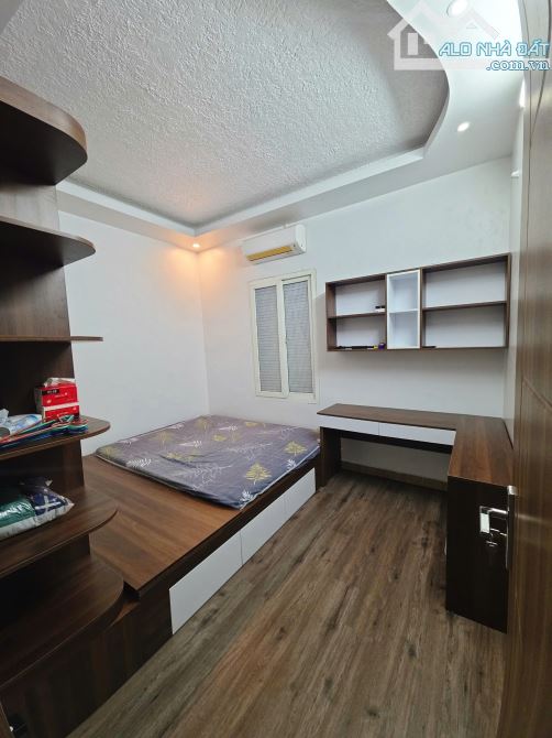 Nhà 5 tầng phố Đình Đông, để lại full nội thất chỉ hơn 3 tỉ