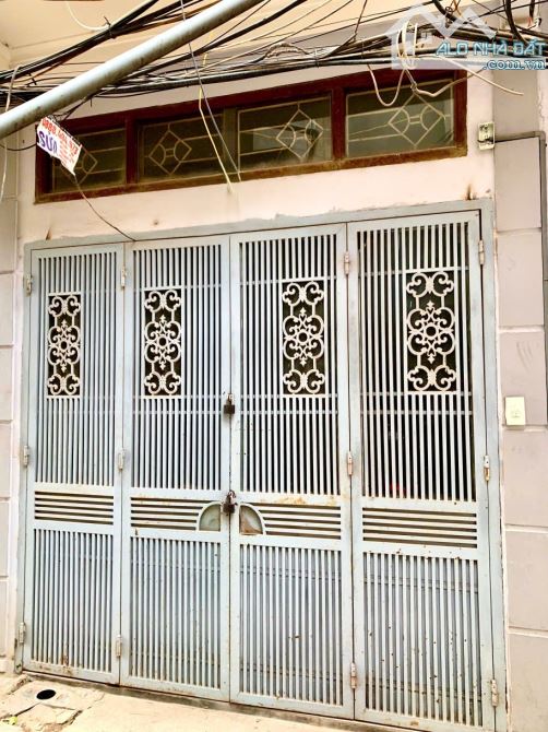 Cho thuê nhà nguyên căn ngõ 20 Đại La, 32m2 x 4 tầng, 3 ngủ, 9 triệu
