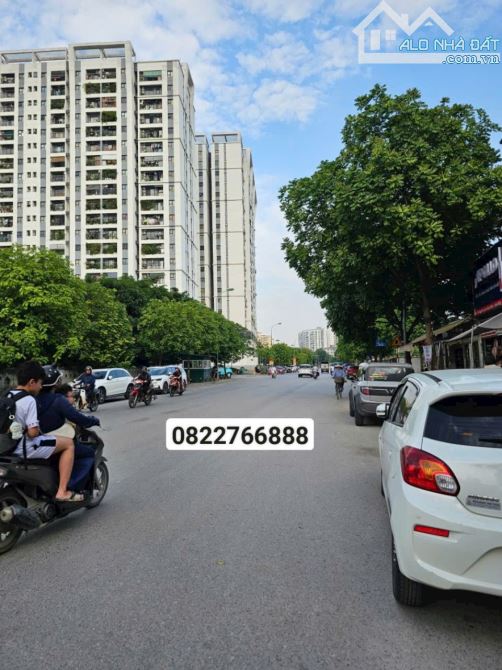 Bán nhà 4 tầng Việt Hưng, Long Biên, 6.x tỷ,