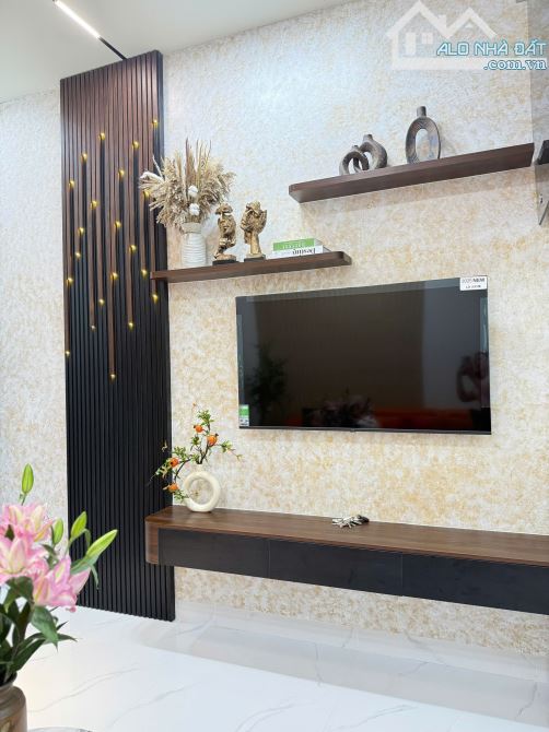 BÁN CĂN NGAY TRUNG TÂM GẦN ĐẠI LỘ VÕ NGUYÊN GIÁP !!! 📐 Diện tích: 4m x 15.4m 🌟 - 10