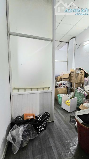 Sát mặt tiền Q4  Ngang 3 dài 16 CÓ 80 TRIÊU M2 - 10