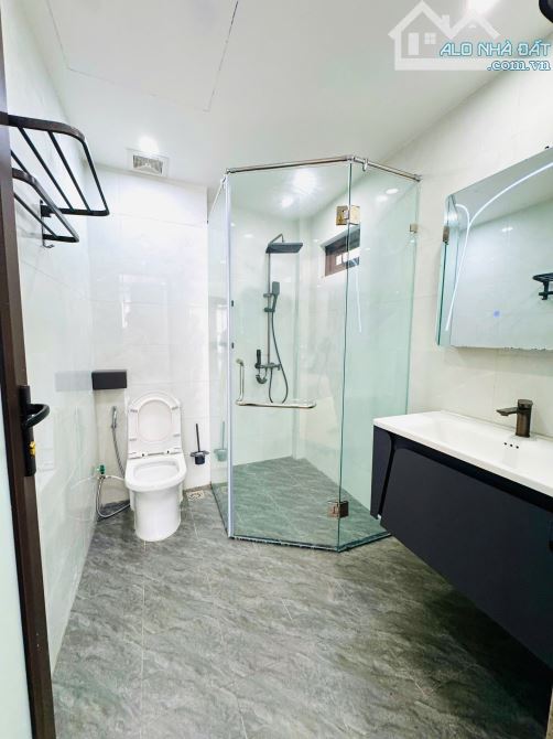 Nhà phố Cổ Linh - Long Biên. Căn góc, full nội thất, thang máy xịn sò. 40m*6tầng*mt4.8m - 10