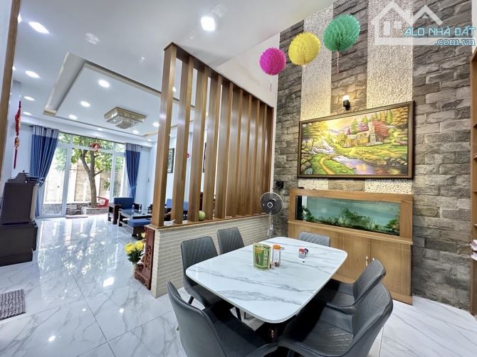 SIÊU PHẨM BIỆT THỰ MINI - NGANG KHỦNG 8M DÀI 20M- ĐƯỜNG 7M THÔNG- 3 TẦNG BTCT- 11 TỈ 370TR - 10