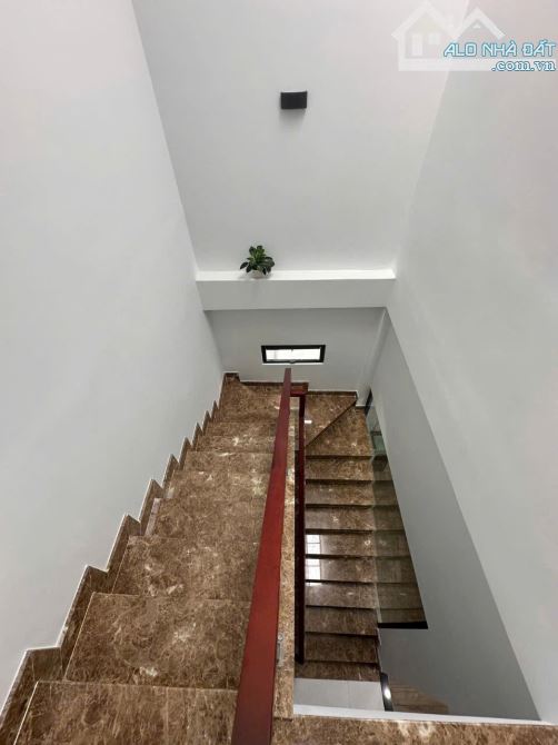 Bán nhà 1 trệt 3 lầu sổ riêng thổ cư p. Quang Vinh - 11