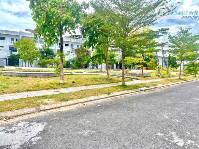 Bán căn Biệt Thự Ven Sông Hàn mặt tiền đường sát Lê Văn Duyệt Quận Sơn Trà với 288m đất - 11