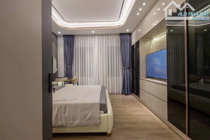 Bán căn nhà FULL NỘI THẤT đường NGUYỄN VĂN KHỐI PHƯỜNG 11 - 11