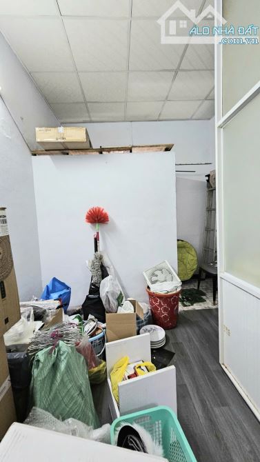 Sát mặt tiền Q4  Ngang 3 dài 16 CÓ 80 TRIÊU M2 - 11