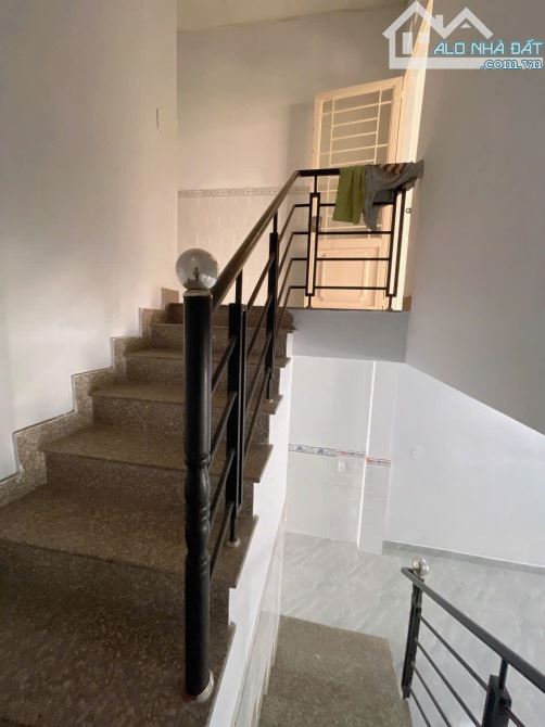 Bình Hòa Tp.HCM Nhà 2 Tầng  DT 100 M2 Giá 3,5 tỷ - 11