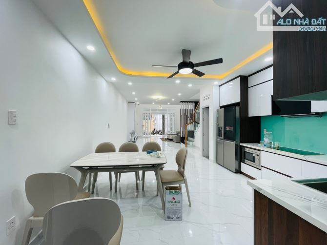 88m2 (4.9 × 18) - NHÀ MỚI ĐẸP CHU VĂN AN - XE HƠI VÀO NHÀ - 3 PN - CHỈ 12 TỶ - 11