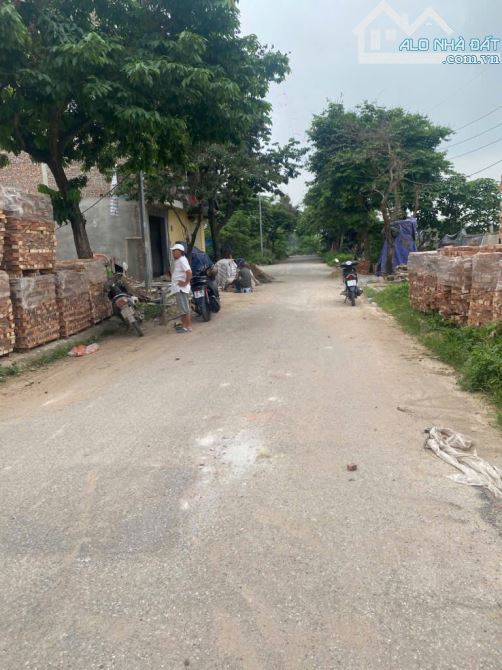 MẢNH ĐẤT VÀNG PHÂN LÔ KHU TĐC QUỲNH ĐÔ, VỈA HÈ Ô TÔ TRÁNH, SỔ VUÔNG VẮN - 1