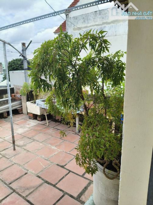 Bán nhà 3 tầng đường THẠNH XUÂN 40, phường THẠNH XUÂN, Q12,Dt 81 m²(5,2x16). Hẻm 8m, giá 5 - 1